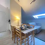 Etoile - Appart Hyper Centre - Calme - Proche TRAM